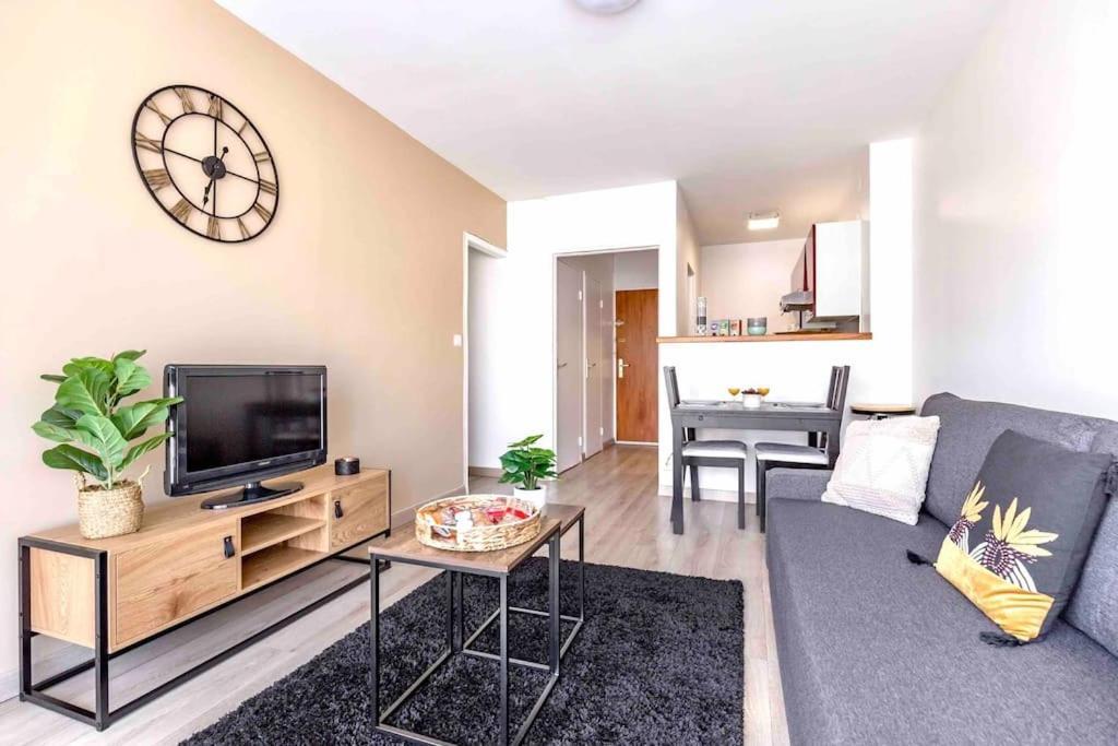 Appartement Avec Parking Et Terrasse Metro 7 Et Paris Вільжуїф Екстер'єр фото