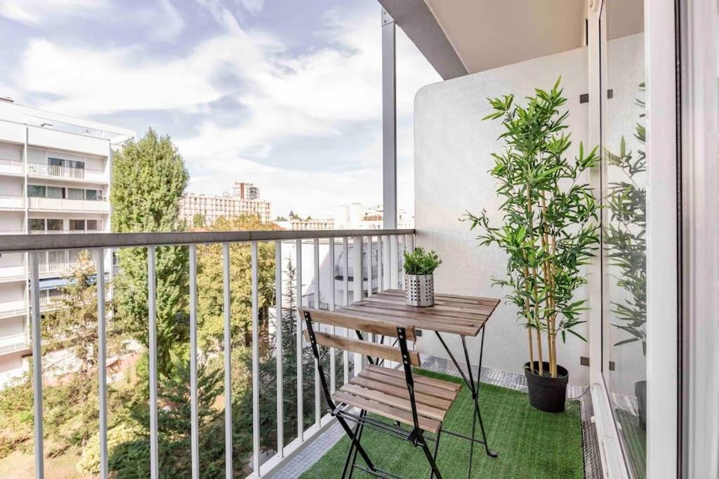 Appartement Avec Parking Et Terrasse Metro 7 Et Paris Вільжуїф Екстер'єр фото
