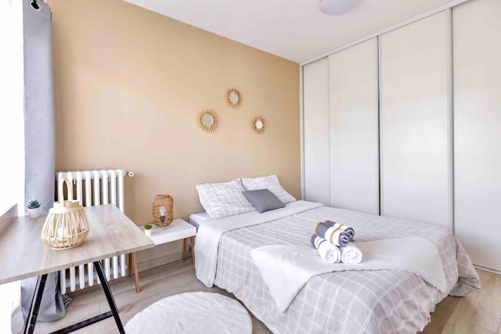 Appartement Avec Parking Et Terrasse Metro 7 Et Paris Вільжуїф Екстер'єр фото